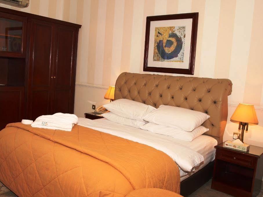 Al Bustan Hotel โดฮา ภายนอก รูปภาพ